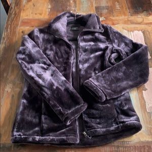 32° plush plum jacket. Excellent used condition.